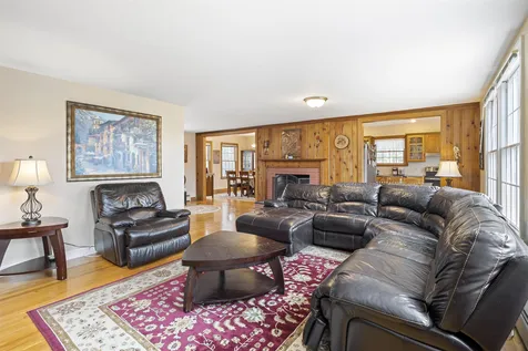 191 Pleasant Street New London NH 03257