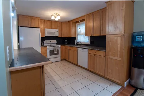 3 Dominic Drive Salem NH 03079