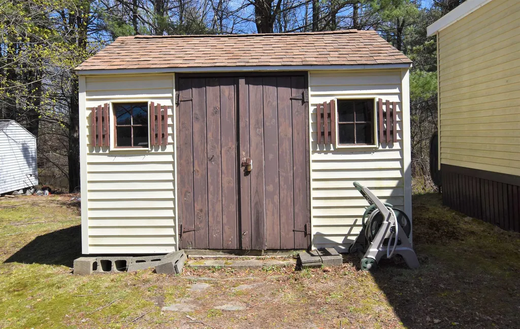 142 Daffodil Hill Lane Rochester NH 03868-8750