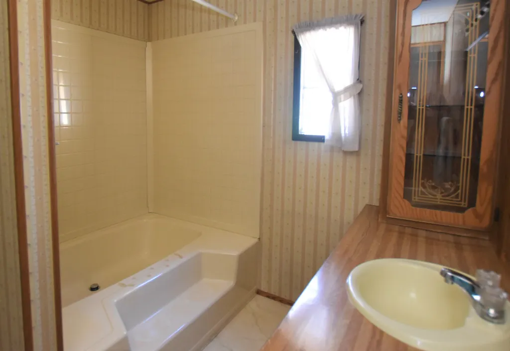 142 Daffodil Hill Lane Rochester NH 03868-8750