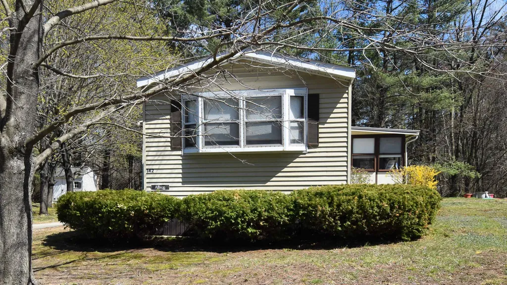 142 Daffodil Hill Lane Rochester NH 03868-8750