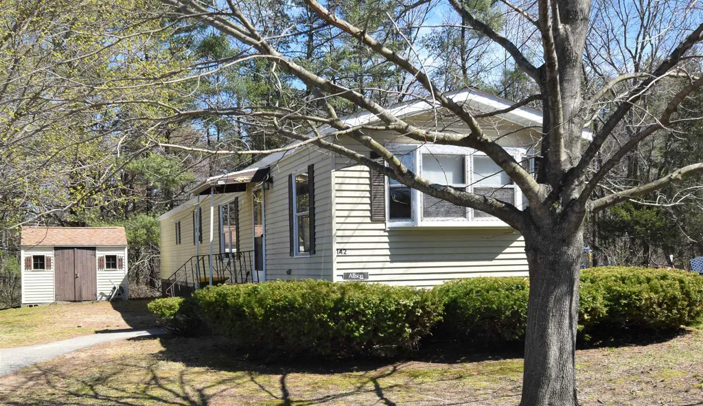 142 Daffodil Hill Lane Rochester NH 03868-8750