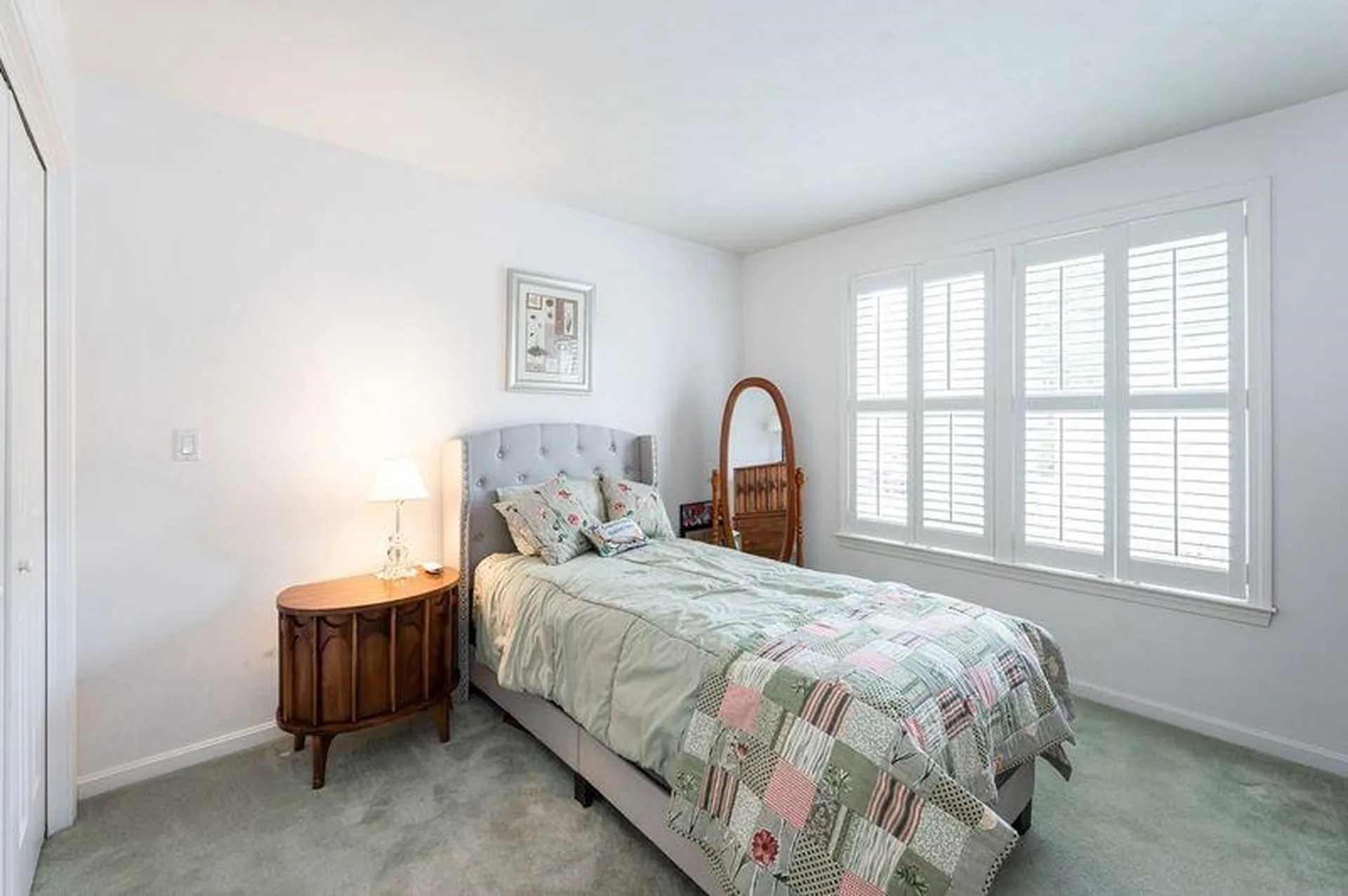 5 Gleneagle Drive Bedford NH 03110