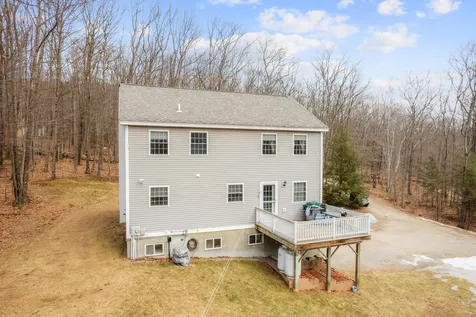 33 Gove Road Weare NH 03281