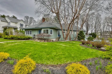 27 Farley Street Nashua NH 03064