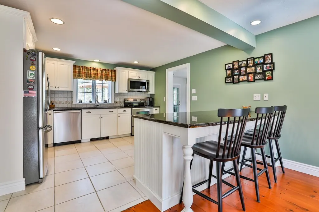 47 Sagharbor Drive Auburn NH 03032