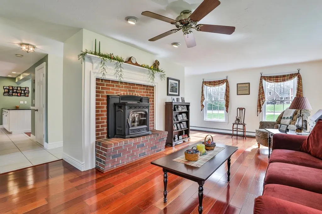47 Sagharbor Drive Auburn NH 03032