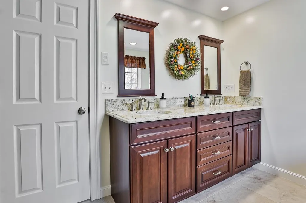 47 Sagharbor Drive Auburn NH 03032
