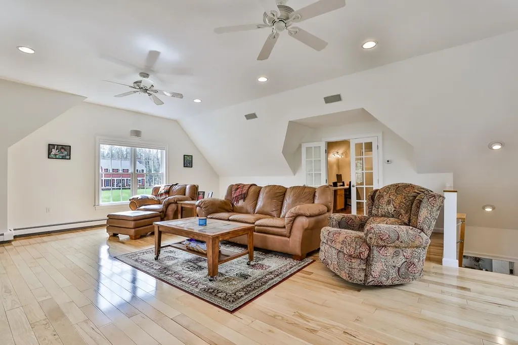 47 Sagharbor Drive Auburn NH 03032