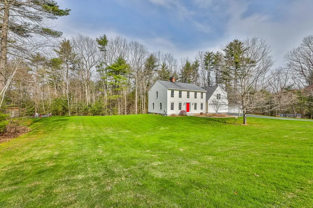 47 Sagharbor Drive Auburn NH 03032