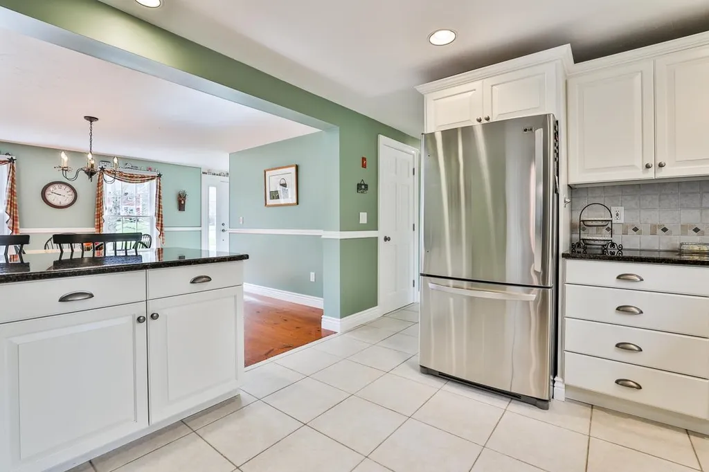 47 Sagharbor Drive Auburn NH 03032