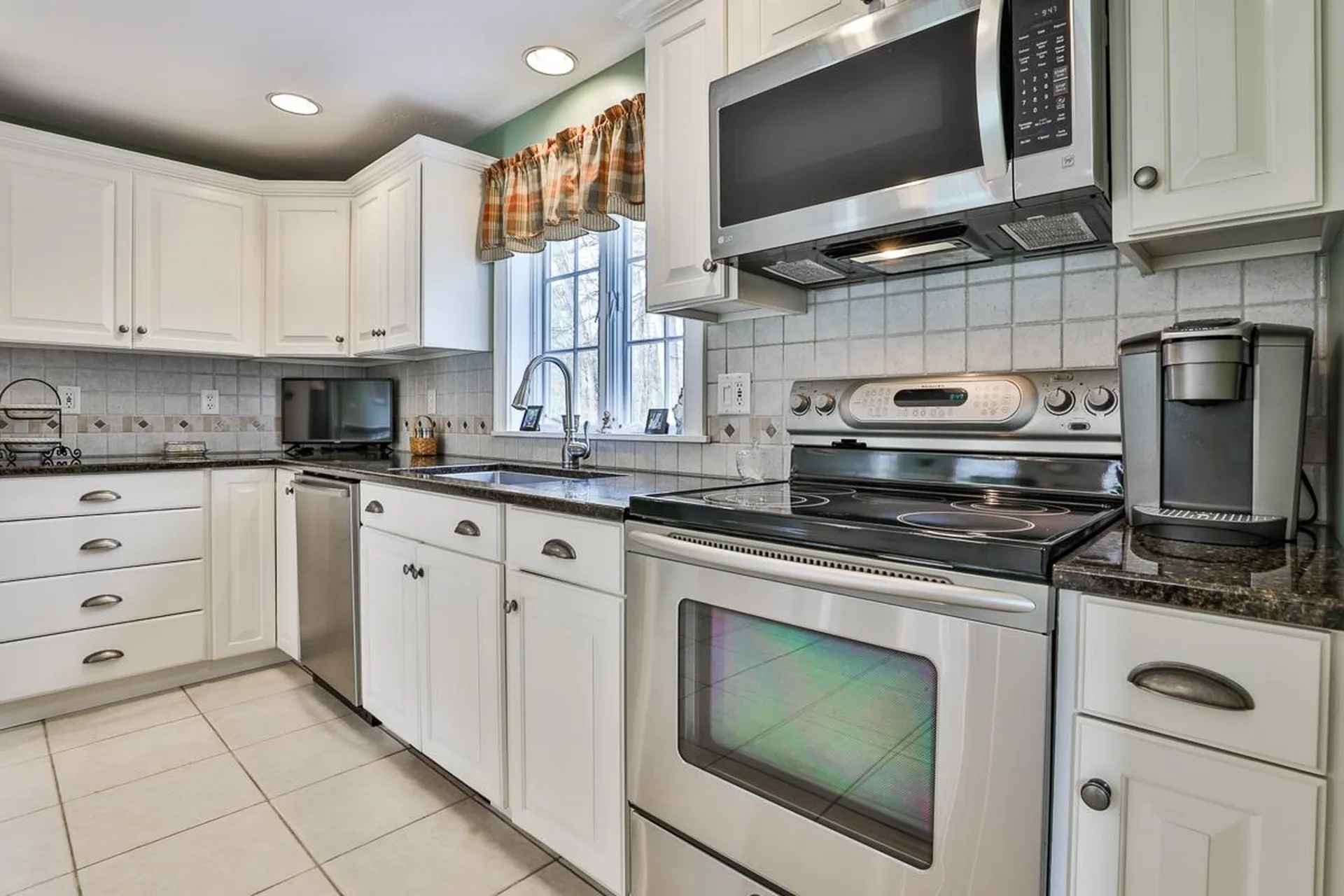 47 Sagharbor Drive Auburn NH 03032