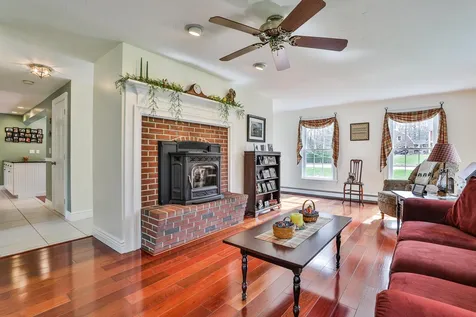 47 Sagharbor Drive Auburn NH 03032
