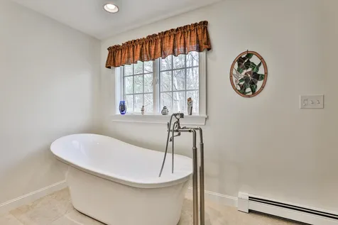 47 Sagharbor Drive Auburn NH 03032