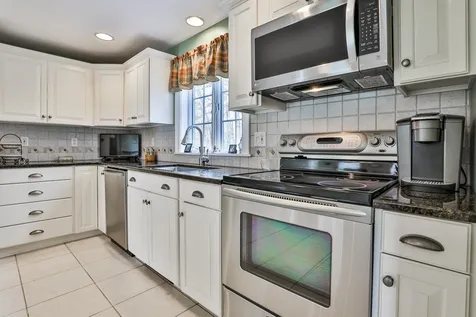 47 Sagharbor Drive Auburn NH 03032