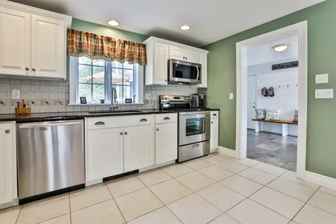 47 Sagharbor Drive Auburn NH 03032