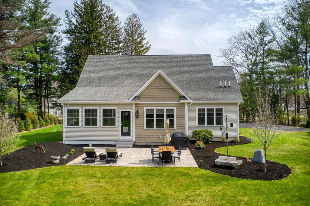 21 Academy Avenue Atkinson NH 03811