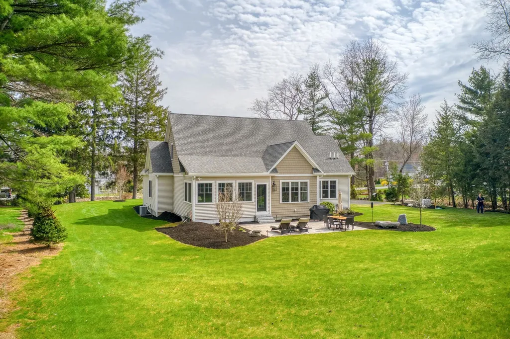 21 Academy Avenue Atkinson NH 03811