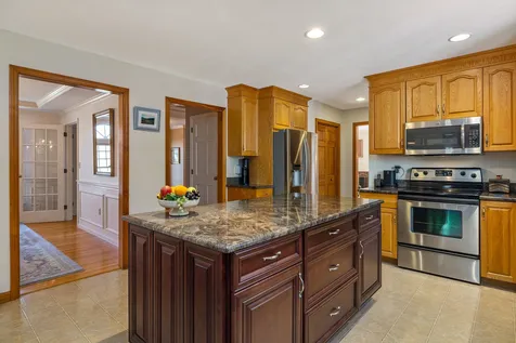 17 Rockrimmon Road North Hampton NH 03862