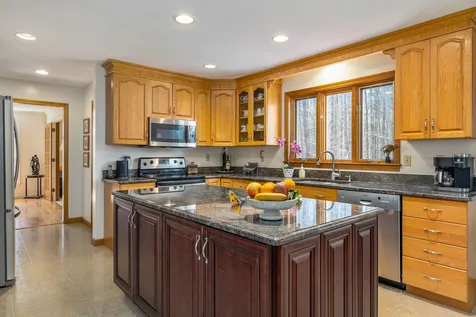 17 Rockrimmon Road North Hampton NH 03862