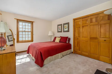 17 Rockrimmon Road North Hampton NH 03862