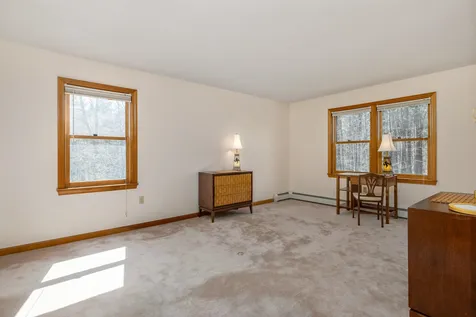 17 Rockrimmon Road North Hampton NH 03862