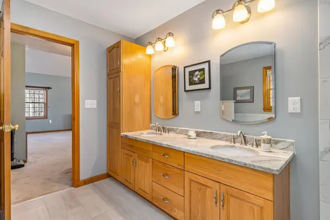 17 Rockrimmon Road North Hampton NH 03862