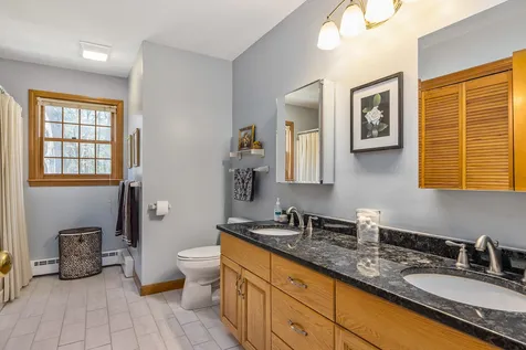 17 Rockrimmon Road North Hampton NH 03862