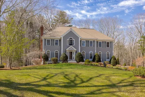 17 Rockrimmon Road North Hampton NH 03862