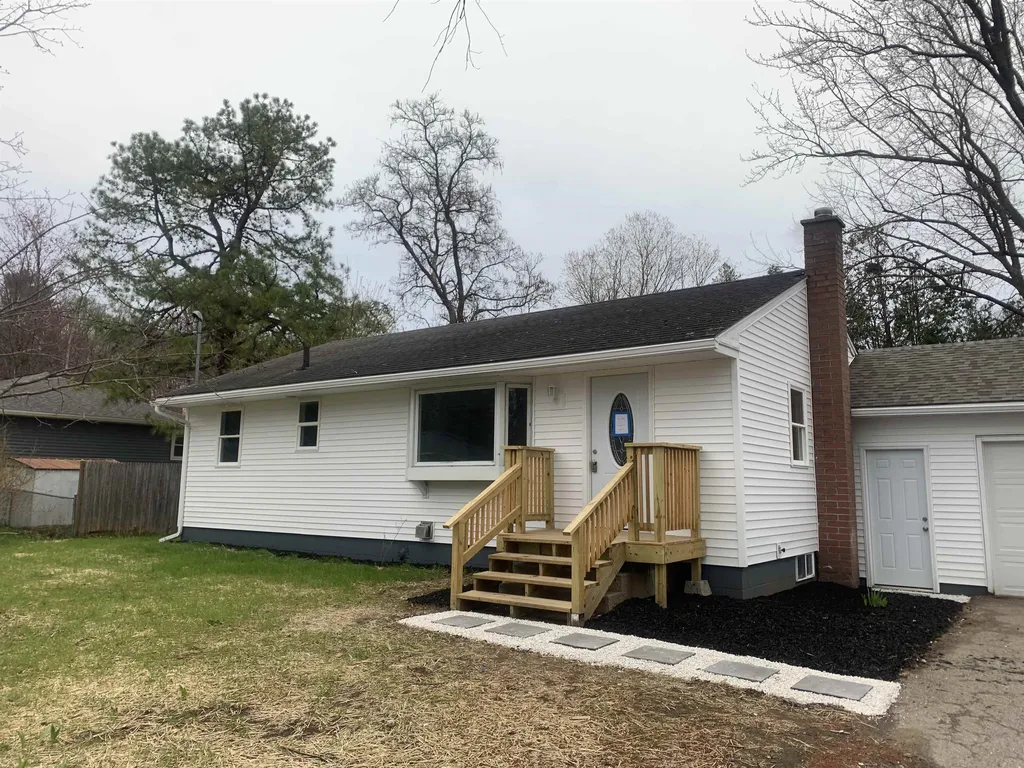 19 Murray Road Essex VT 05452