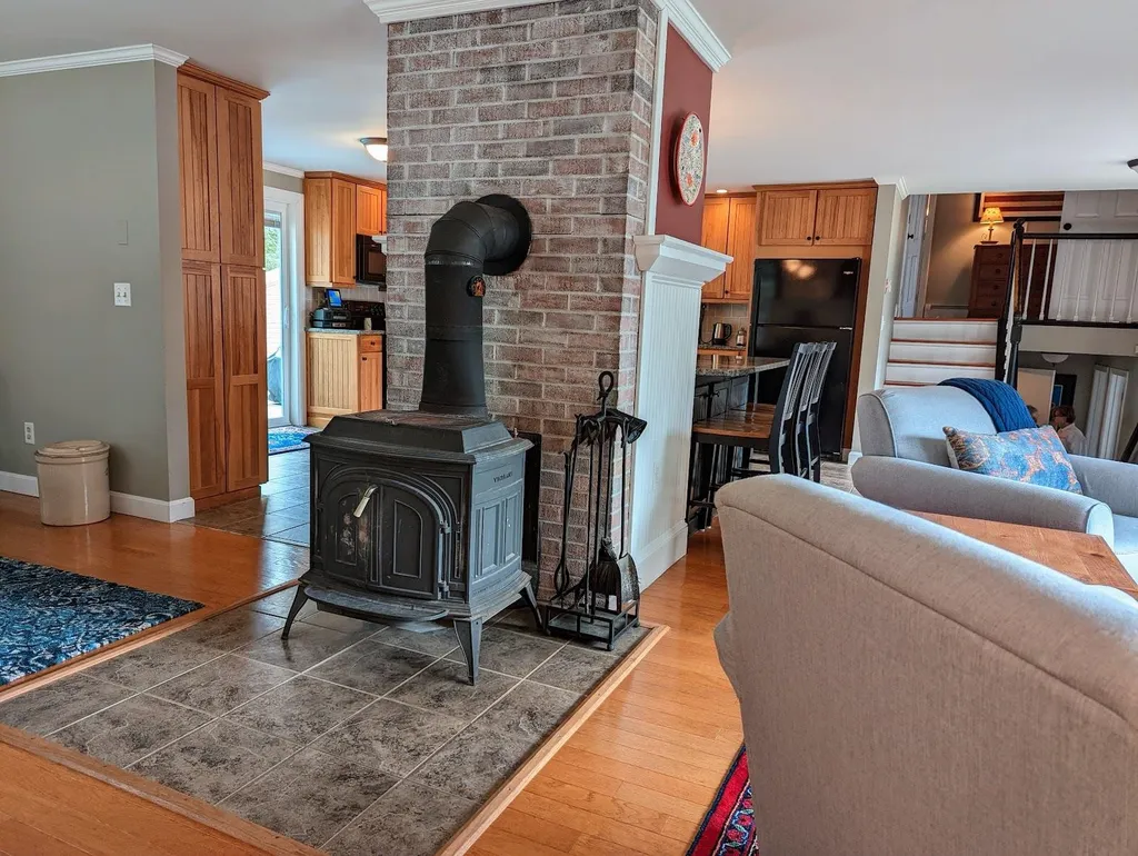 19 Risingwood Drive Bow NH 03304