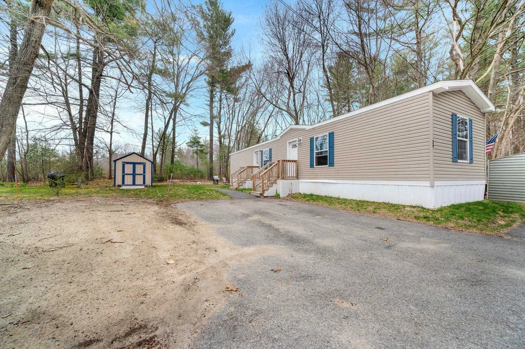 39 Spruce Terrace Derry NH 03038