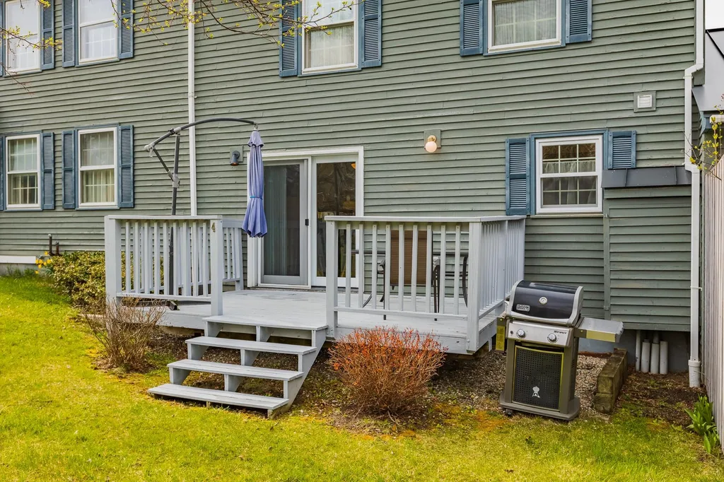 19 Fieldstone Way Hartford VT 05001