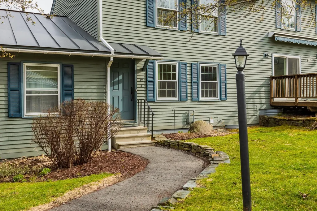 19 Fieldstone Way Hartford VT 05001