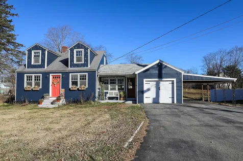 31 Pike Street Epping NH 03042