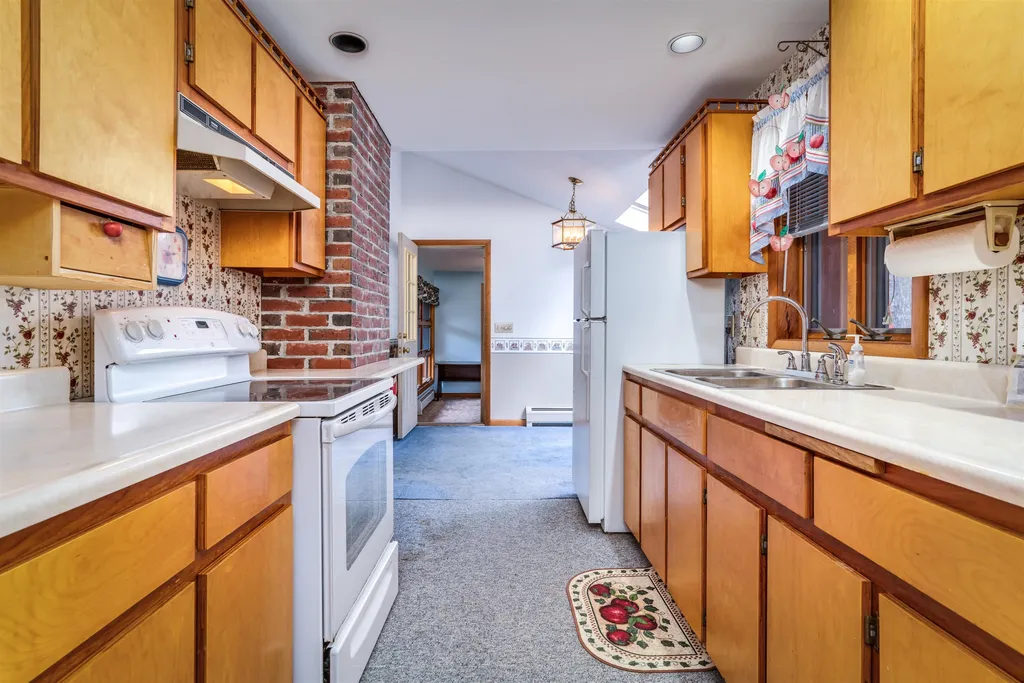 454 Beauty Hill Road Barrington NH 03825
