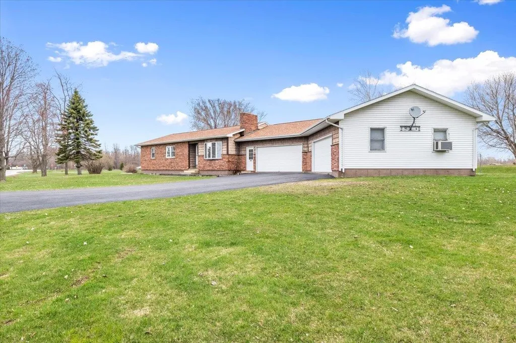 113 West Shore Road Alburgh VT 05440