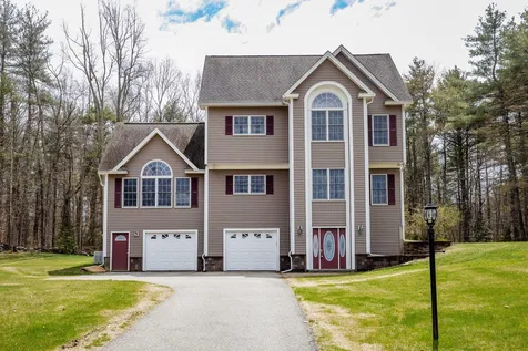 19 Pine Ridge Circle Sandown NH 03873