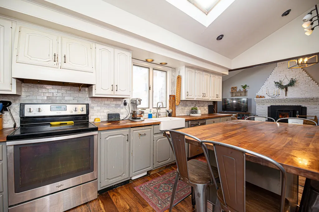 8 Briar Avenue Salem NH 03079