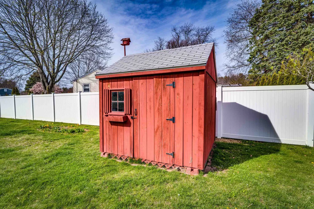 47 Suzanne Drive Portsmouth NH 03801