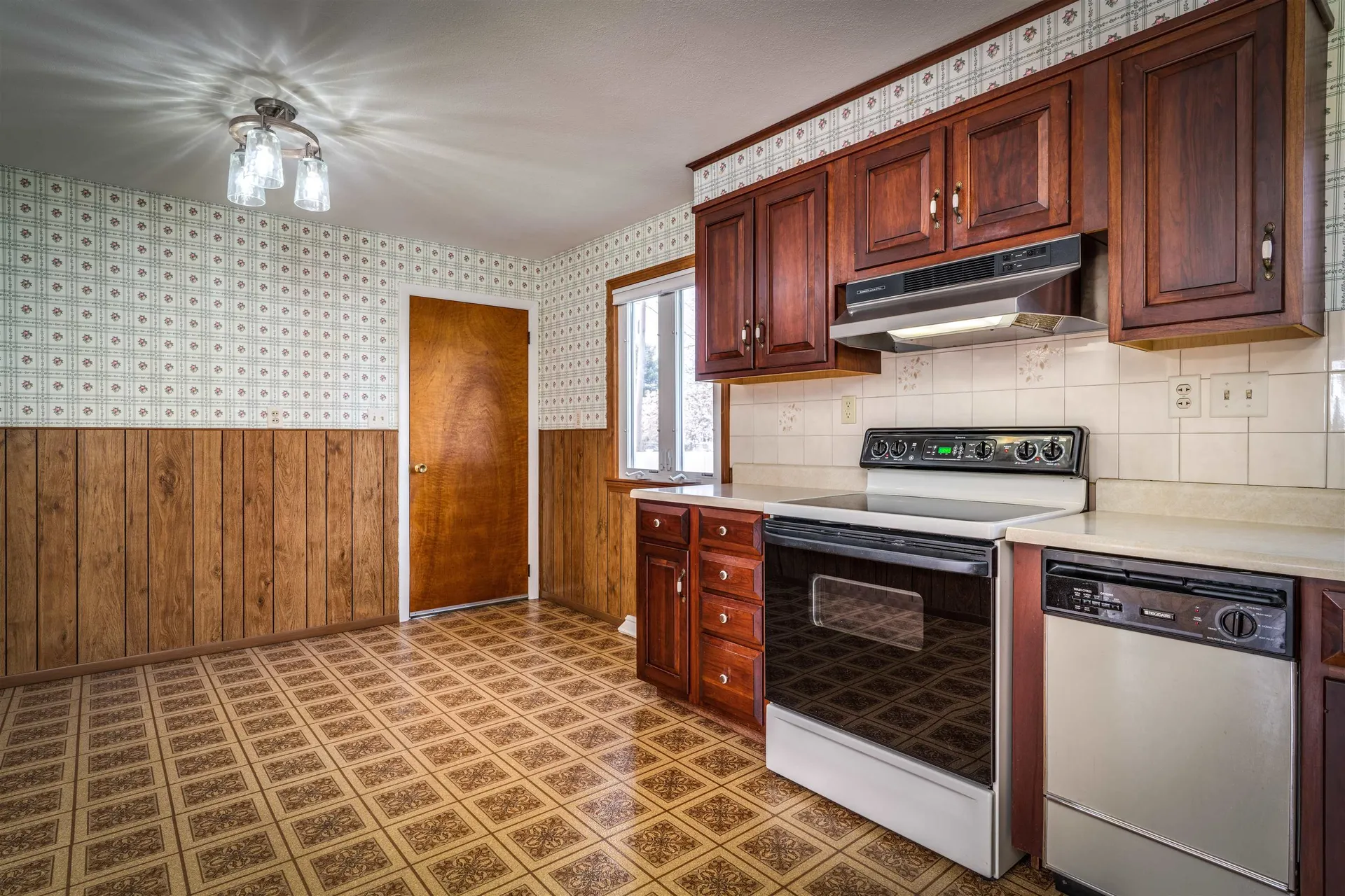 47 Suzanne Drive Portsmouth NH 03801