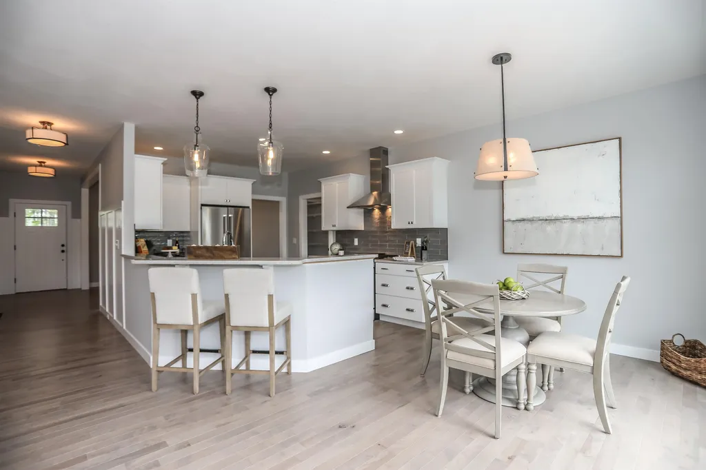 19 Treeline Drive Auburn NH 03032