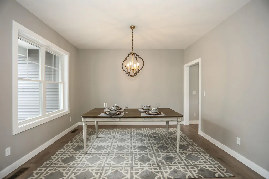 19 Treeline Drive Auburn NH 03032
