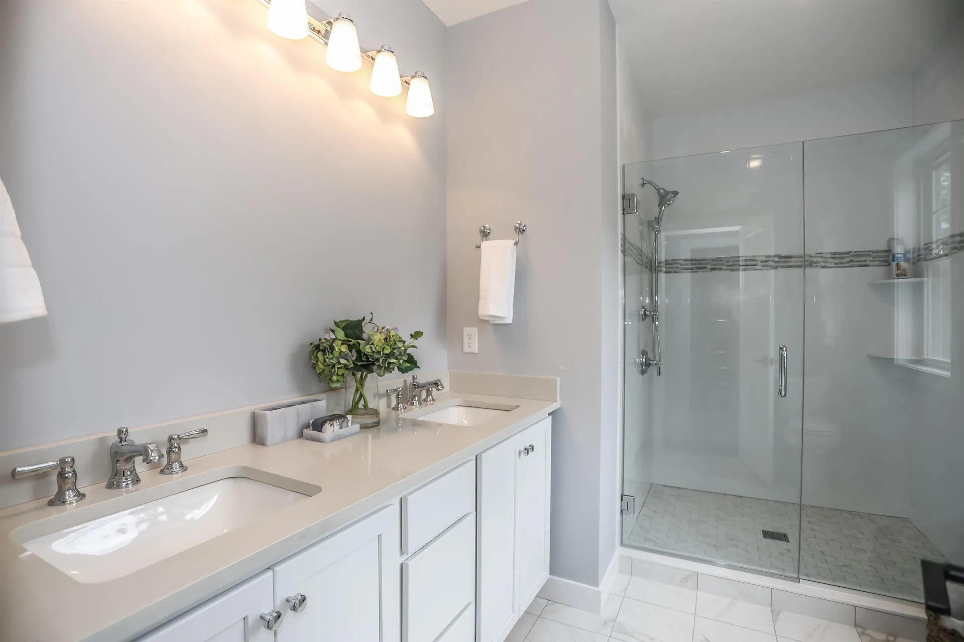19 Treeline Drive Auburn NH 03032