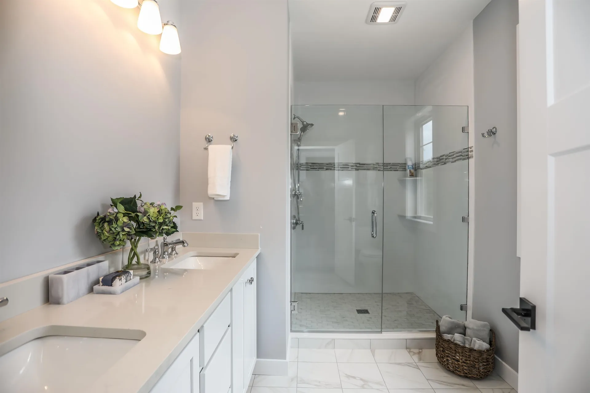 19 Treeline Drive Auburn NH 03032