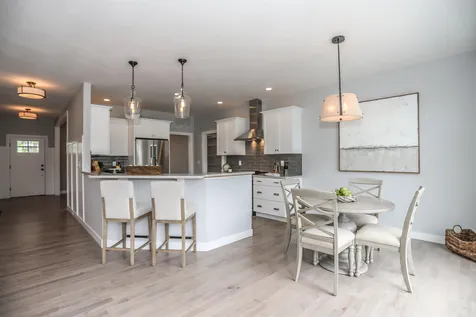 19 Treeline Drive Auburn NH 03032