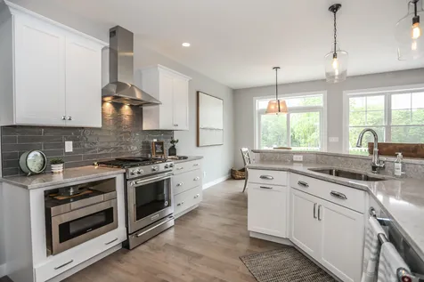 19 Treeline Drive Auburn NH 03032