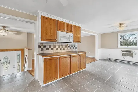 86 Dracut Road Hudson NH 03051