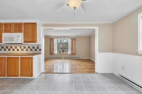 86 Dracut Road Hudson NH 03051
