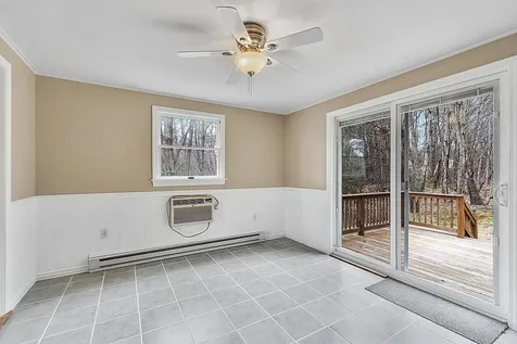 86 Dracut Road Hudson NH 03051